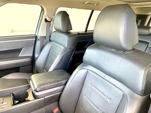 Used 2024 Hyundai Santa Fe Limited FWD image 13