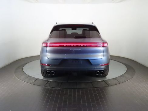 Certified 2026 Porsche Cayenne S AWD/4WD image 6
