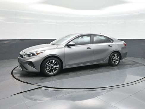 Used 2023 Kia Forte LXS w/ LXS Technology Package image 12