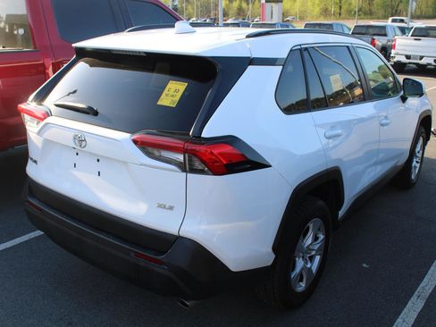 Used 2021 Toyota RAV4 XLE image 6