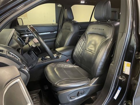 Used 2019 Ford Explorer Platinum image 18