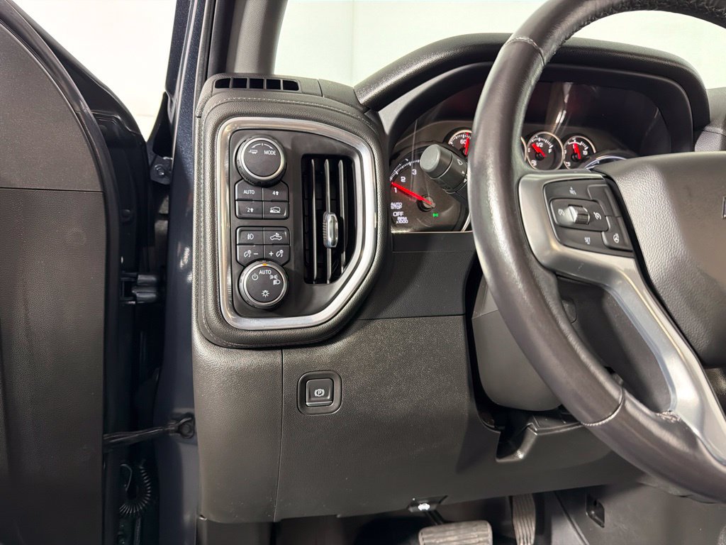 Used 2022 Chevrolet Silverado 1500 RST w/ LPO, Blackout Package AWD/4WD image 14