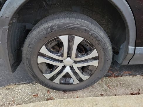 Used 2016 Toyota RAV4 LE AWD/4WD image 12