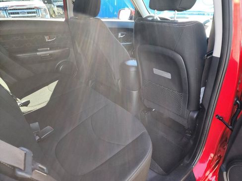 Used 2012 Kia Soul + FWD image 26