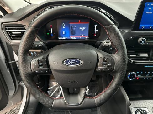 Used 2025 Ford Escape ST-Line Select AWD/4WD image 14