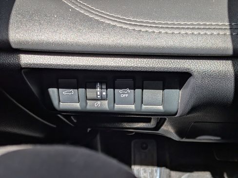 Used 2022 Subaru Outback Touring w/ Popular Package #2 image 18