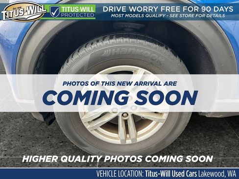 Used 2023 Ford Explorer XLT w/ Equipment Group 202A image 4
