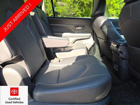 Certified 2024 Toyota Grand Highlander FWD image 17