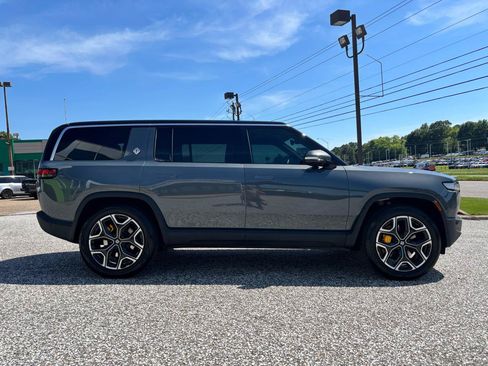Used 2024 Rivian R1S Adventure AWD/4WD image 6