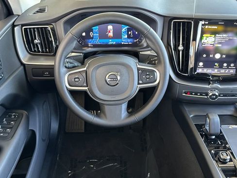 Certified 2025 Volvo XC60 B5 Core image 13