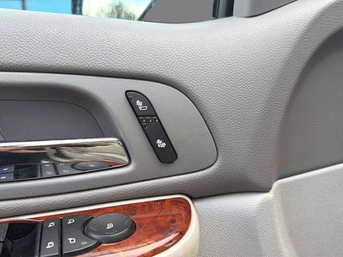 Used 2012 Chevrolet Avalanche LT w/ All-Star Edition AWD/4WD image 17