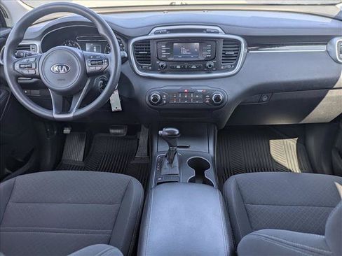 Used 2018 Kia Sorento L FWD image 18