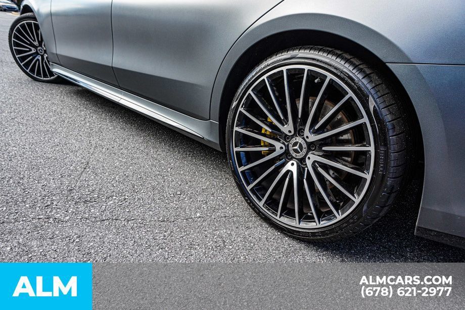 Used 2022 Mercedes-Benz S 580 4MATIC Sedan w/ AMG Line Package image 15