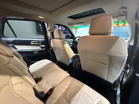 Used 2016 Ford Explorer Platinum image 12