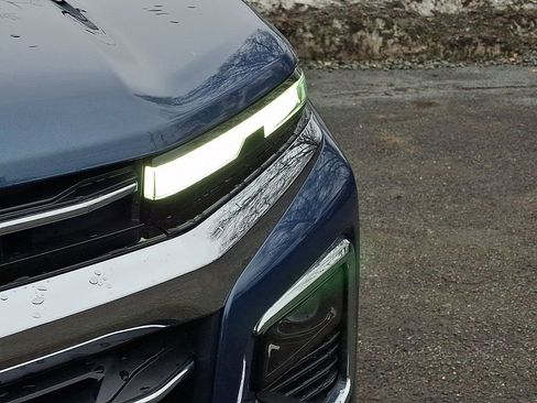 Used 2026 Chevrolet Traverse LT w/ Driver Confidence Package image 35