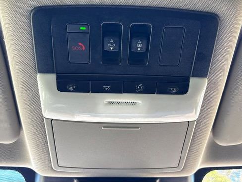Used 2023 Nissan Rogue SL AWD/4WD image 33