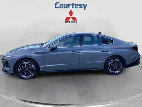 Used 2024 Hyundai Sonata SEL w/ Convenience Package FWD image 2