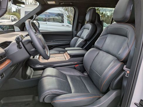 Certified 2025 Lincoln Navigator L Black Label image 26