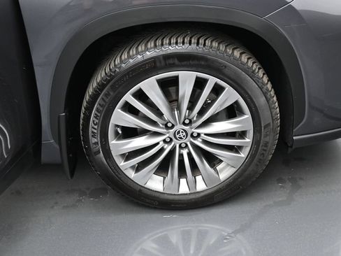 Certified 2021 Toyota Highlander Platinum AWD/4WD image 42
