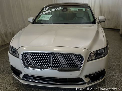 Used 2019 Lincoln Continental Select w/ Continental Climate Package FWD image 6