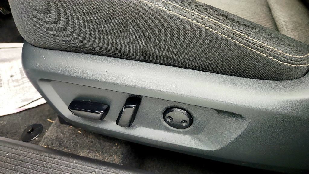 Used 2026 Nissan Rogue SV FWD image 10