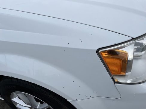 Used 2018 Dodge Grand Caravan SXT image 23