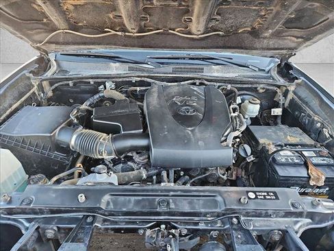 Used 2019 Toyota Tacoma SR image 22