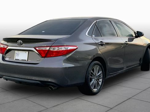 Used 2017 Toyota Camry SE FWD image 13