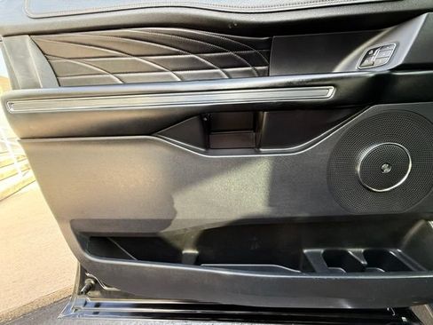 Used 2019 Ford Expedition Platinum AWD/4WD image 13