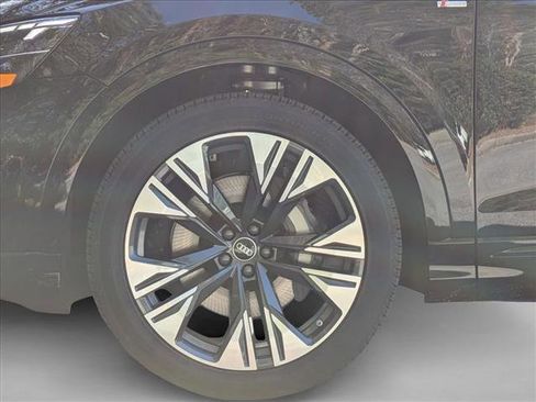 New 2026 Audi Q8 Premium Plus image 9