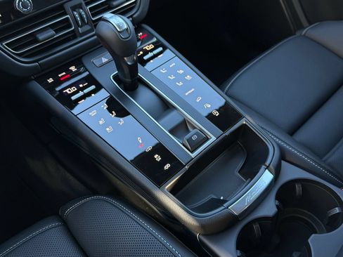New 2026 Porsche Macan GTS AWD/4WD image 22