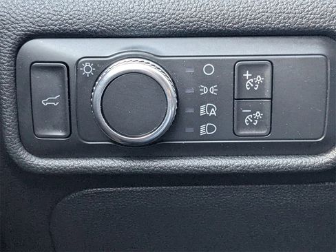 Used 2020 Ford Explorer XLT w/ Comfort Package image 27