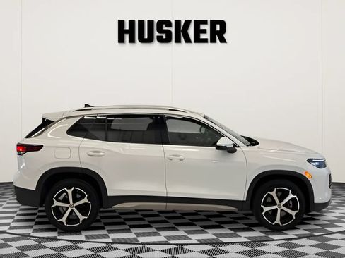 Used 2026 Volkswagen Tiguan SE AWD/4WD image 2