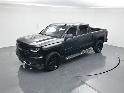 Used 2018 Chevrolet Silverado 1500 LT w/ All Star Edition image 41