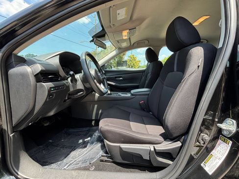 Used 2025 Nissan Sentra SV FWD image 19