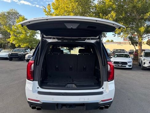 Used 2025 GMC Yukon Denali AWD/4WD image 44