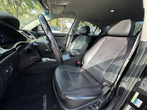 Used 2012 Hyundai Genesis 3.8 RWD image 11