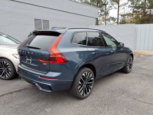 New 2026 Volvo XC60 B5 Ultra w/ Protection Package Premier image 3
