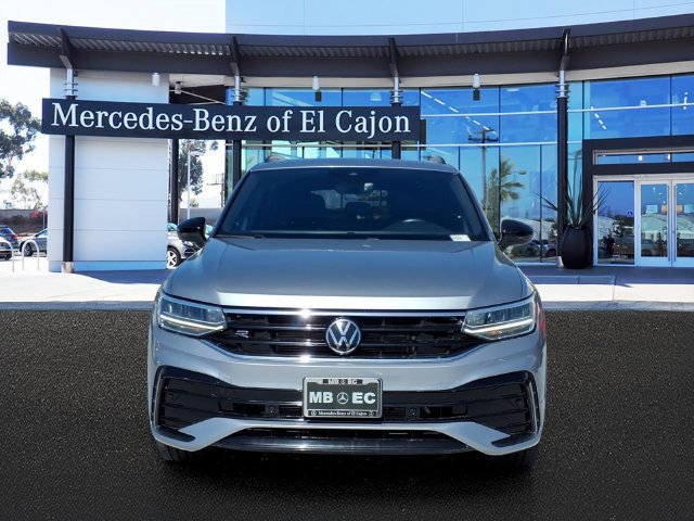 Used 2024 Volkswagen Tiguan SE R-Line AWD/4WD image 2