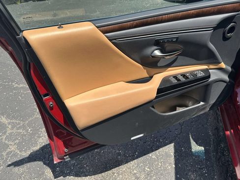 Used 2022 Lexus ES 350 w/ Premium Package FWD image 16
