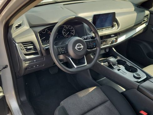 Used 2024 Nissan Rogue SV AWD/4WD image 17