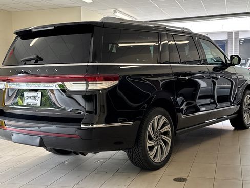 Certified 2023 Lincoln Navigator L Reserve w/ Equipment Group 201A AWD/4WD image 4