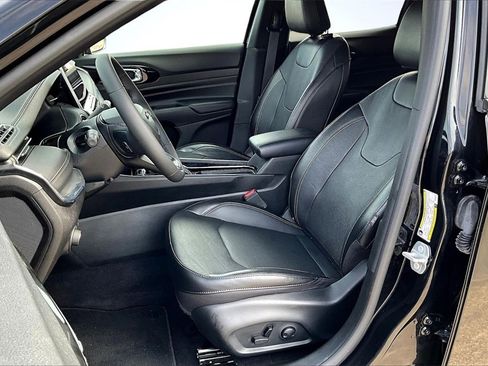 Used 2023 Jeep Compass High Altitude image 25