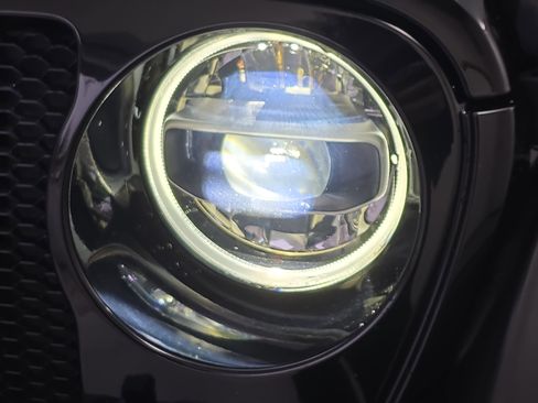 Used 2021 Jeep Wrangler Unlimited Islander image 30