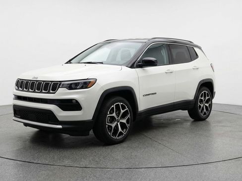 Used 2025 Jeep Compass Limited image 3