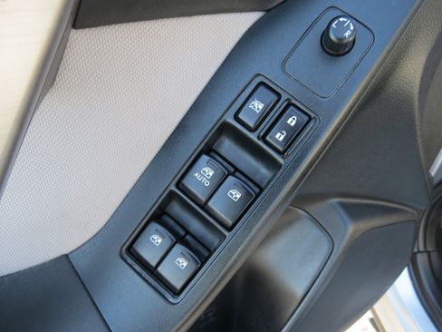 Used 2015 Subaru Forester 2.5i Premium w/ All-Weather Package image 27