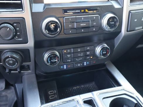 Used 2019 Ford F150 Platinum w/ Equipment Group 701A Luxury AWD/4WD image 25