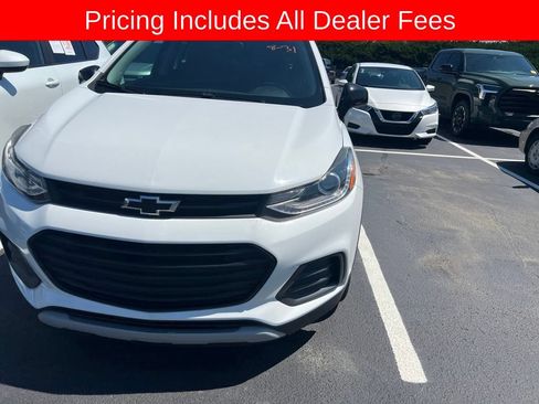 Used 2020 Chevrolet Trax LT w/ Redline Edition FWD image 4