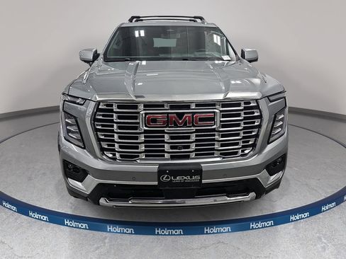 Used 2026 GMC Yukon XL Denali w/ Sun & Power Step Package AWD/4WD image 3