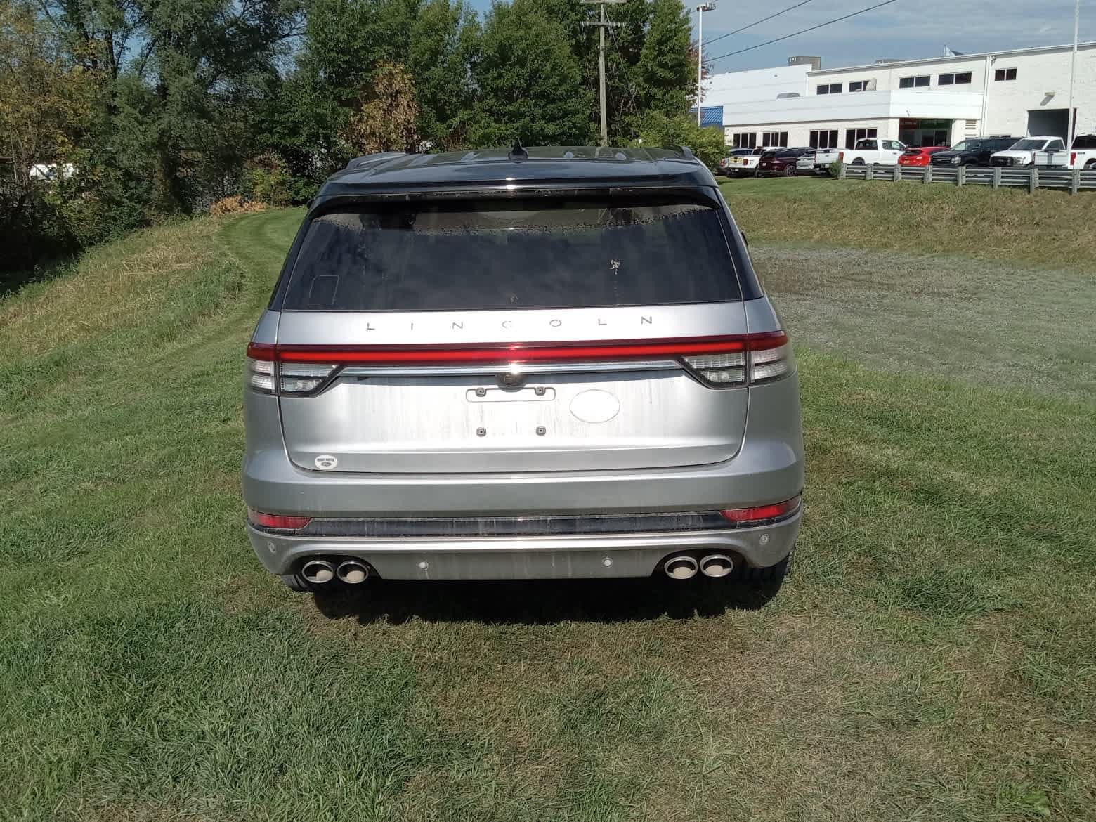 Used 2023 Lincoln Aviator Reserve w/ Jet Package AWD/4WD image 6